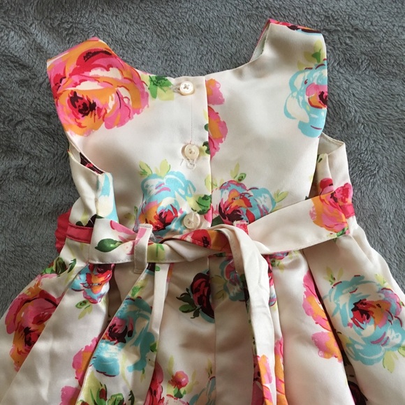 Infant dress - Picture 4 of 5